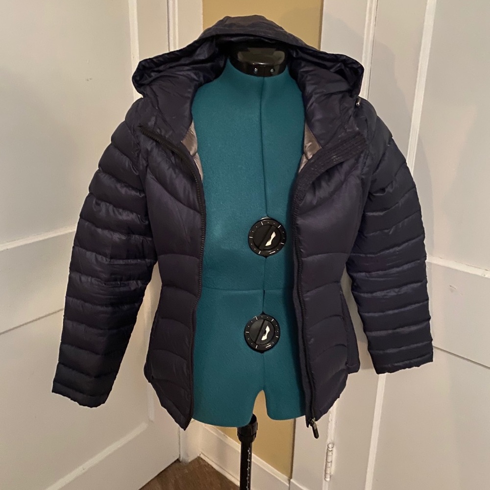 Women’s size Small down packable coat EUC